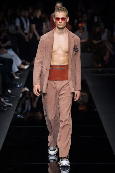 Look 43